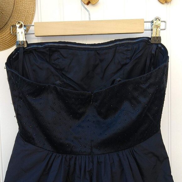 Vintage Y2K BCBG Max Azria Little Black Dress Size S Strapless Pockets Fit Flare - Picture 7 of 10